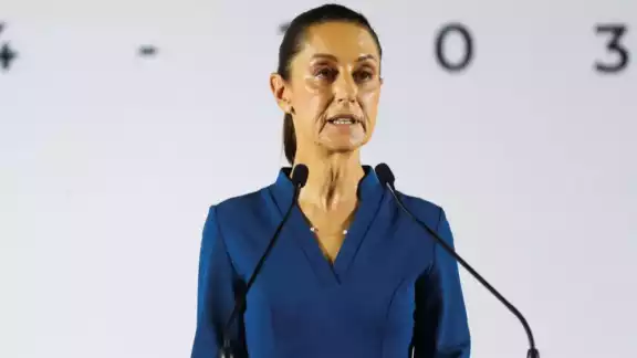 Claudia Sheinbaum se compromete a continuar trabajando en el Caso Ayotzinapa