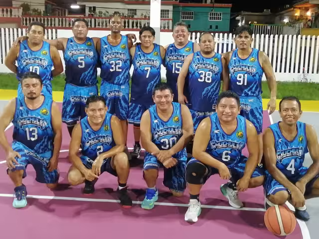 'Chuchules Alfa' vence a los Toloks en la Liga Municipal de Básquetbol en Cozumel