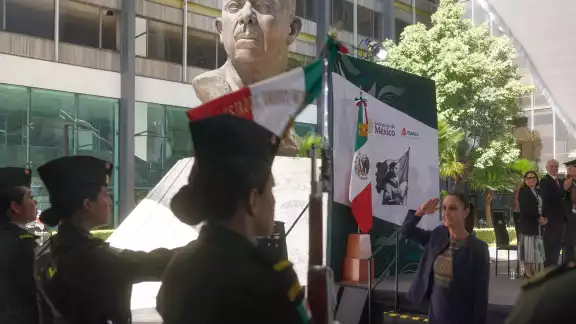 La presidenta busca fortalecer a estas empresas mexicanas por el bien de la gente. La presidenta busca fortalecer a estas empresas mexicanas por el bien de la gente.