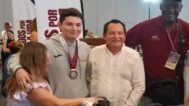 Un total de 278 atletas y 91 entrenadores recibieron un monto de un millón 196 pesos, tres mil pesos por oro, dos mil por plata y mil por bronce