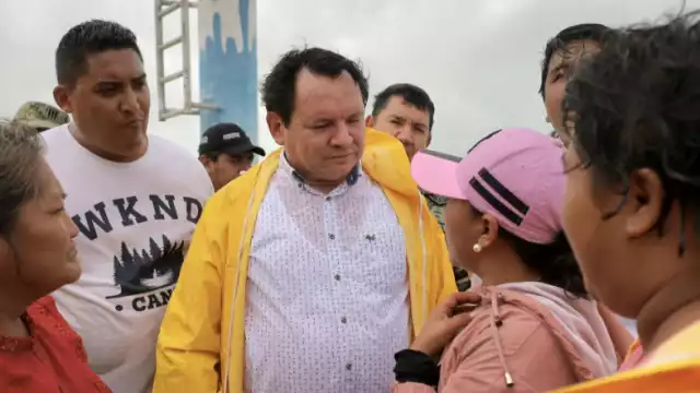 El Gobernado Díaz Mena aseguró que regresará el miércoles a brindar ayuda en Celestún.