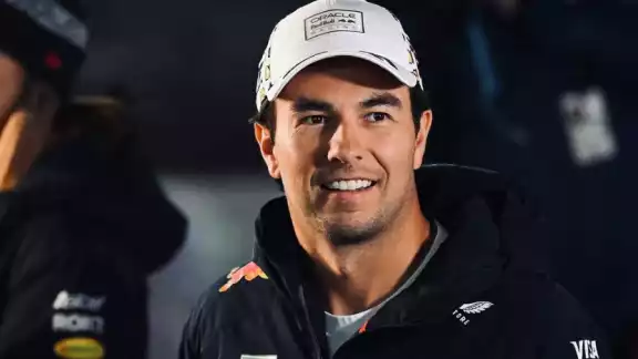 Checo Pérez recibió elogios durante el concierto de Alejandro Fernández