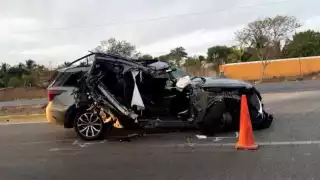 Claudia Sheinbaum se comunica con Joaquín Díaz Mena tras sufrir un accidente en la vía Mérida-Cancún