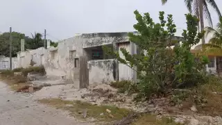 Vecinos de Progreso temen por el posible derrumbe de las casas abandonadas por las lluvias