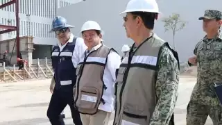 Díaz Mena visita la remodelación del Estadio Kukulcán