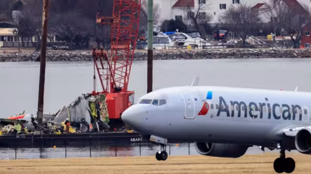 El avión aterrizó en el Aeropuerto Leonardo da Vinci.