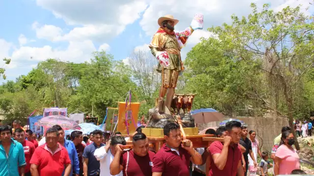 Xculoc honra a San Isidro Labrador con procesión y tradiciones centenarias