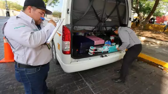 Personal de la Agencia de Transporte de Yucatán hizo revisiones a diferentes unidades.