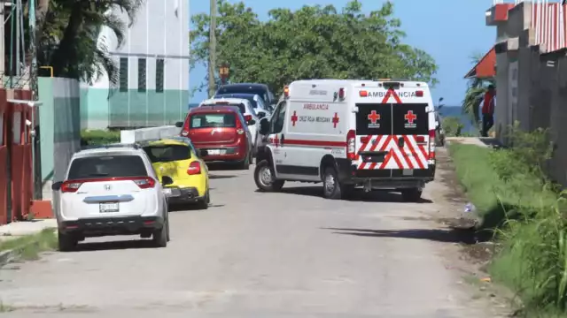 El guiador, de 22 años, fue trasladado al hospital IMSS-Bienestar con posible fractura en el pie.