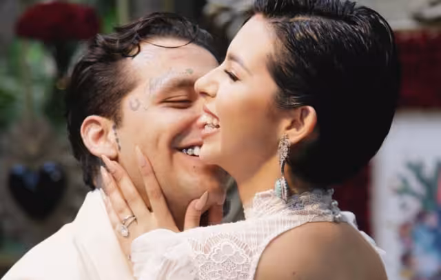 Christian Nodal y Ángela Aguilar celebran dos meses de matrimonio.