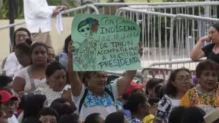 Con aplausos y vítores, pese a la lluvia, Claudia Sheinbaum fortalece cercanía con los campechanos