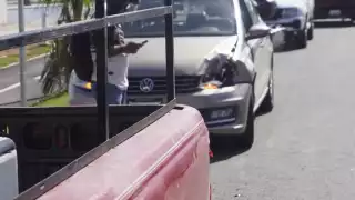 Automóvil choca por alcance contra camioneta en Campeche
