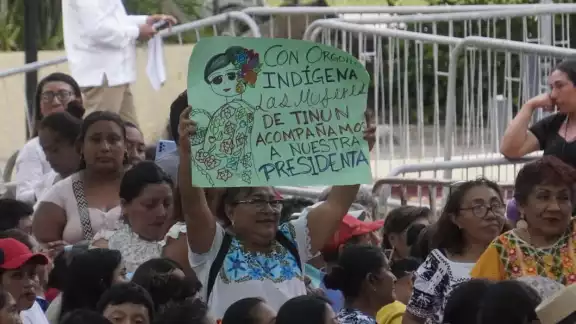 Los pueblos indígenas se hicieron presentes para agradecer el apoyo recibido este año Los pueblos indígenas se hicieron presentes para agradecer el apoyo recibido este año