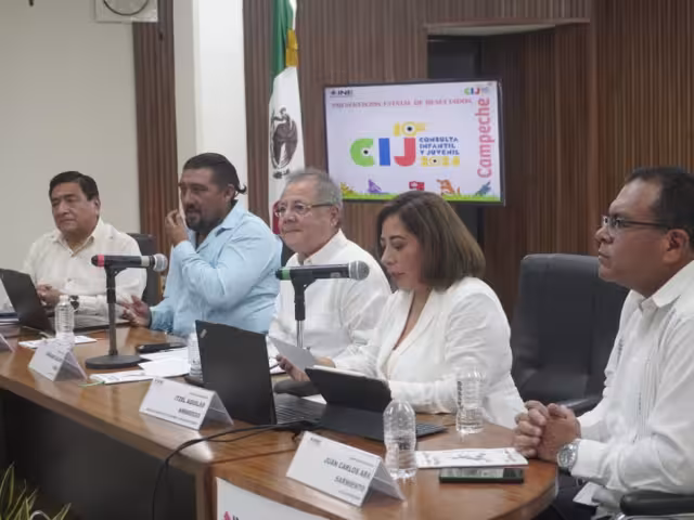 Adolescentes exigen acciones contra el ciberacoso en Campeche