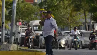 “Es la única manera de sobrevivir en las calles": Vendedores ambulantes de Cancún exponen su cansancio ante los ‘cobros de piso’