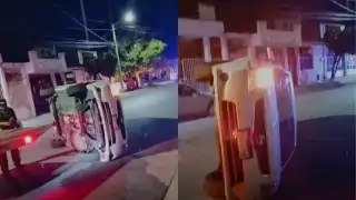 Madrugada aparatosa en Cancún: Taxista en presunto estado de ebriedad vuelca su unidad