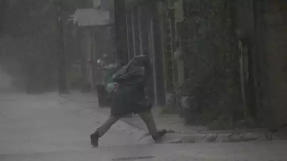 Las intensas lluvias en la ciudad pausaran las actividades de los cancunenses