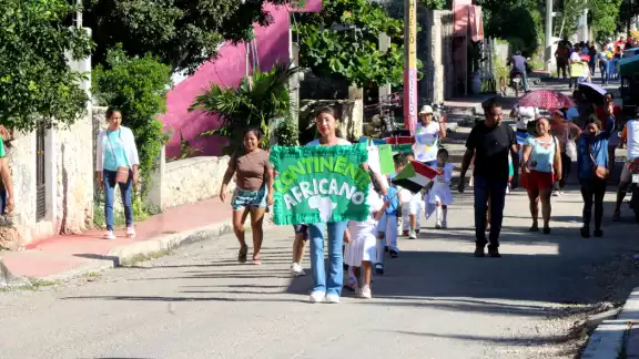 Niños de Yucatán desfilan por la paz en el Día de las Naciones Unidas Niños de Yucatán desfilan por la paz en el Día de las Naciones Unidas