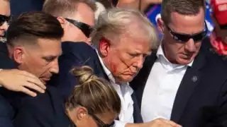 'Se supone que debería estar muerto' señala Donald Trump en entrevista