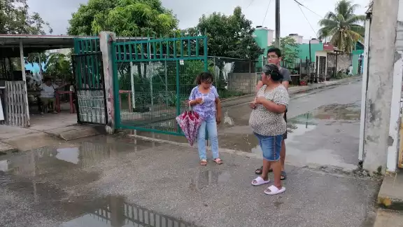 Las familias afirman que los recibos del agua llegan de forma puntual pese a no contar con servicio