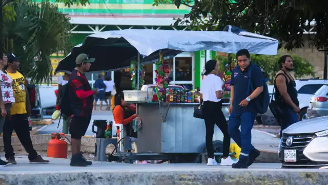 Urbanista asegura que el comercio informal compromete el espacio público y salud laboral
