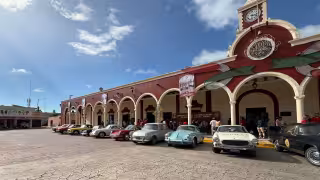 Rally Clásico llega a Champotón rumbo a la capital de Campeche con espectacular exhibición de 30 autos