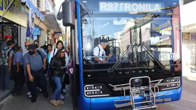 Según informó la ATY, las rutas del sistema Va y Ven y el transporte convencional operarán hasta las 3:00 a.m. del martes 16 de septiembre