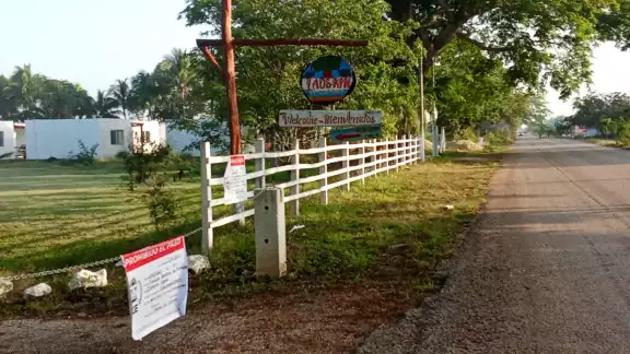 La FGE Quintana Roo colocó sellos al balneario y restaurante “Laos Kin” en Kantunilkín