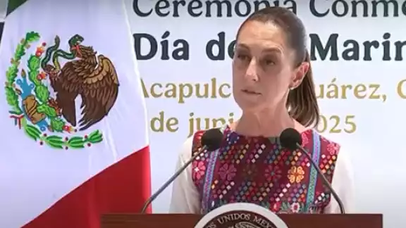 La Presidenta recordó a los dos cadetes caídos del Buque Cuauhtémoc.
