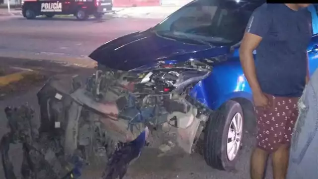 Fuerte choque vehicular en Chetumal deja cuantiosas pérdidas materiales