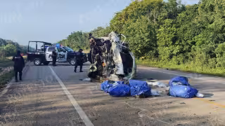 Aparatoso accidente en la carretera federal 307: una persona murió y otra quedó prensada