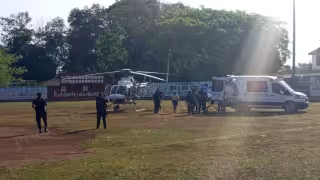 El helicóptero de la corporación estatal aterrizó en el campo deportivo "Los Almendros", ubicado en la zona centro de Kantunilkín,  para realizar la extracción médica