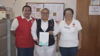 Cruz Roja dona más de 8 mil cubrebocas a bomberos y al personal del sector salud    