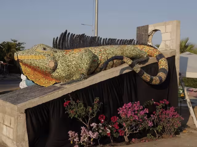 Monumento a la Iguana embellece el Malecón de La Caleta y promueve conciencia ambiental