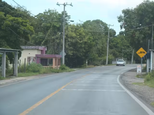 Obra vial en Atasta mejora tránsito, pero aún faltan medidas de seguridad