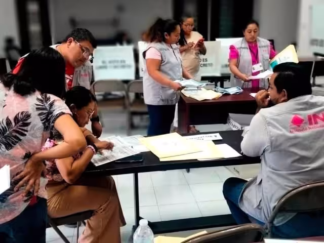 En el ejercicio se trabajó con las boletas y materiales que serán entregados a los votantes