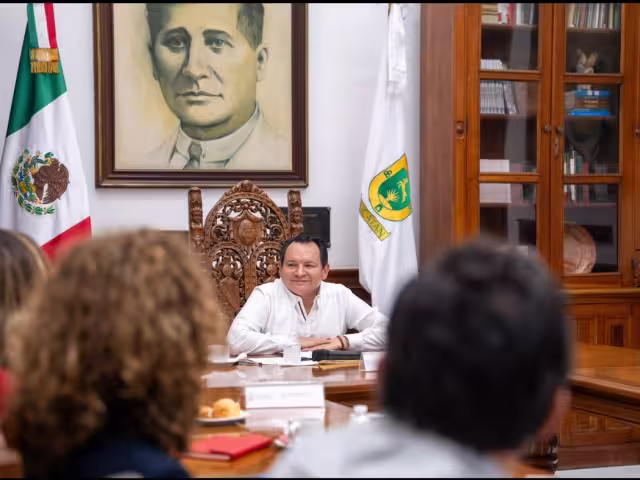 Joaquín Díaz Mena se reúne con UNICEF para mejorar salud infantil en Yucatán.