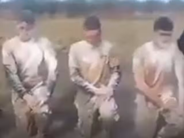Soldados argentinos resultan heridos luego de que les lanzaran cal en ritual de iniciación