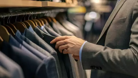 Busca tu mejor traje para este lunes 13 de octubre