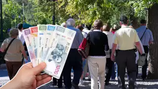 Aguinaldo para pensionados IMSS e ISSSTE: ¿Cuándo cae el pago y de cuánto es el monto?