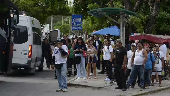 La crisis del transporte público afecta a casi un millón de habitantes hasta la fecha