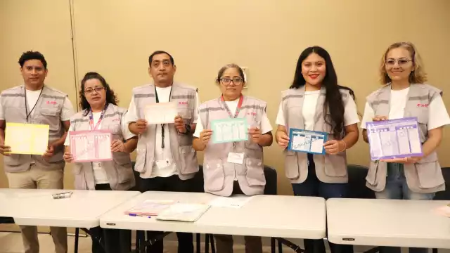 Debido al número de boletas y candidatos, se prevén varias mamparas para darse abasto