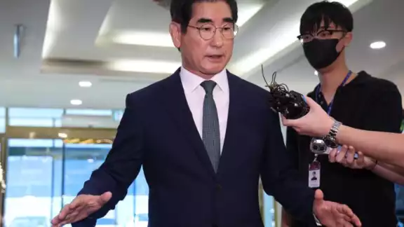 Ex ministro de Corea del Sur, fue puesto en detención especial tras intento de suicidio. Ex ministro de Corea del Sur, fue puesto en detención especial tras intento de suicidio.