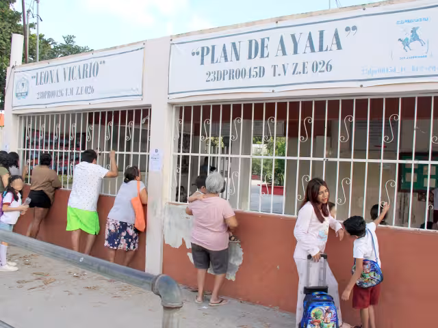 Un poco más de la mitad de docentes desean regresar a las aulas