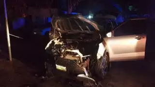 Incendio de dos vehículos en Chetumal moviliza a cuerpos de emergencia y autoridades 