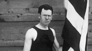 James Connolly es el primer campeón de una presea dorada en la historia de los Juegos Olímpicos