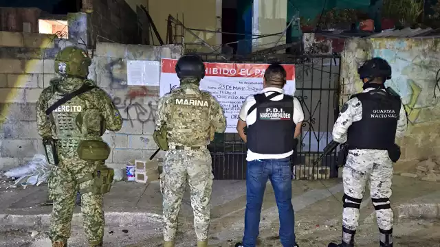 Elementos de diferentes fuerzas federales participaron en los operativos.