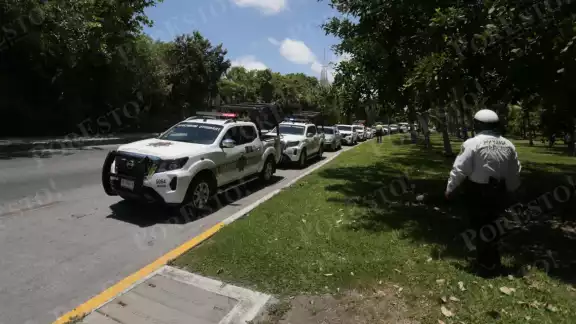 El operativo inició el día de hoy a medio día , en donde ocho patrullas, acompañados por cuatro grúas empezaron su recorrido