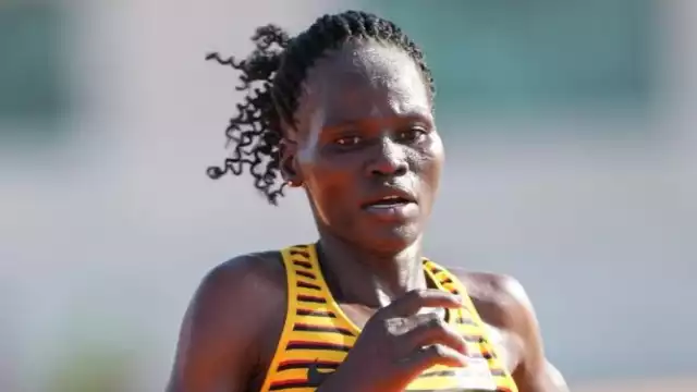 La atleta fue violentada enfrente de sus hijos