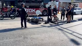 Peritos de vialidad investigan accidente en Gobernadores